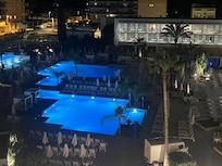 Fantastic night lighting of the pools & planting.