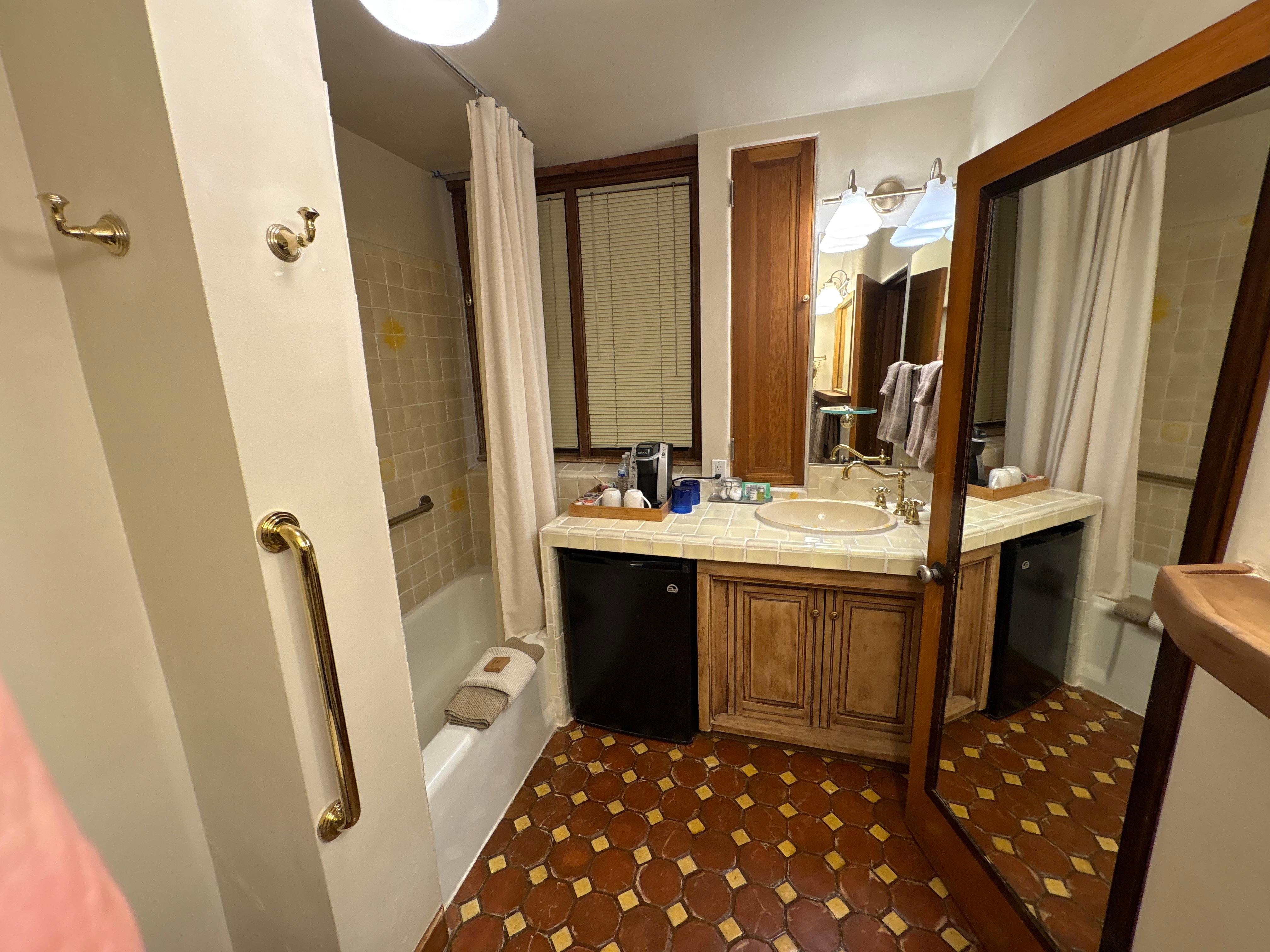 Huge bathroom with fridge and GOOD coffee with REAL creamer (not the cheap stuff)