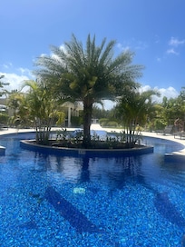 Beautiful pool!!!