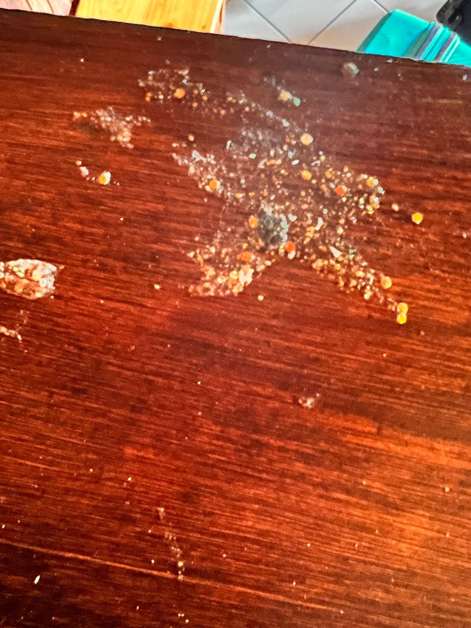 Tache collante dans l’escalier 