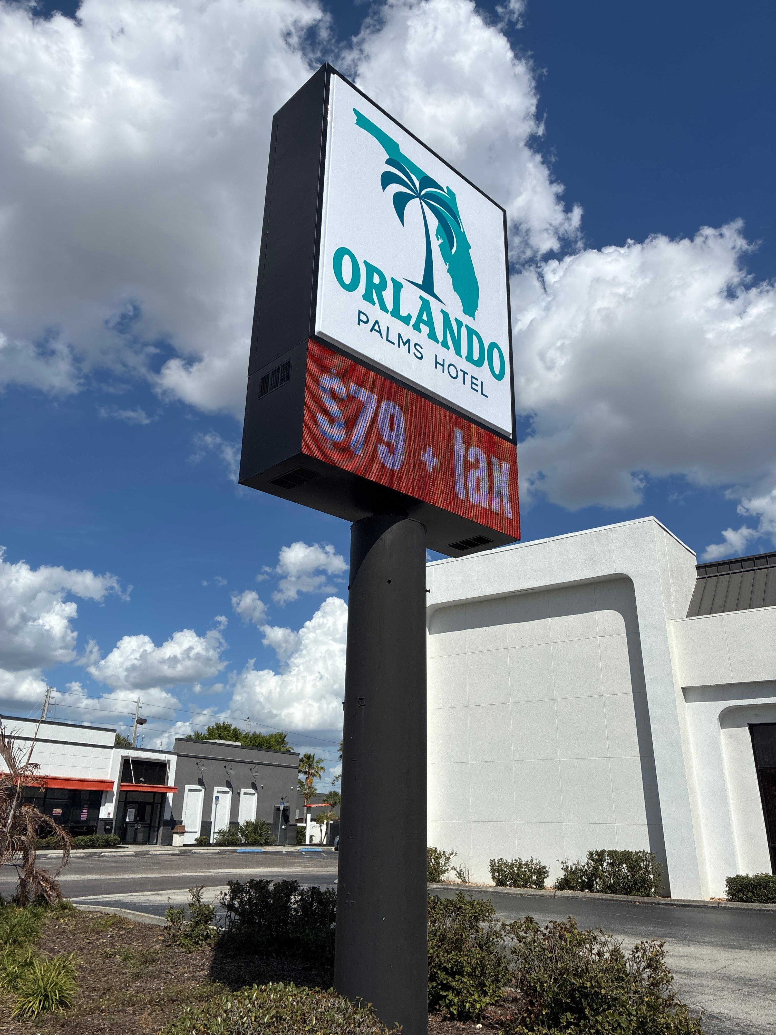 THE ORLANDO PALMS HOTEL! 🏩