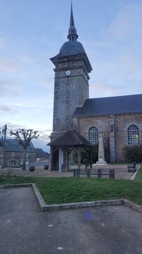 Le clocher de St-Bômer-les-Forges