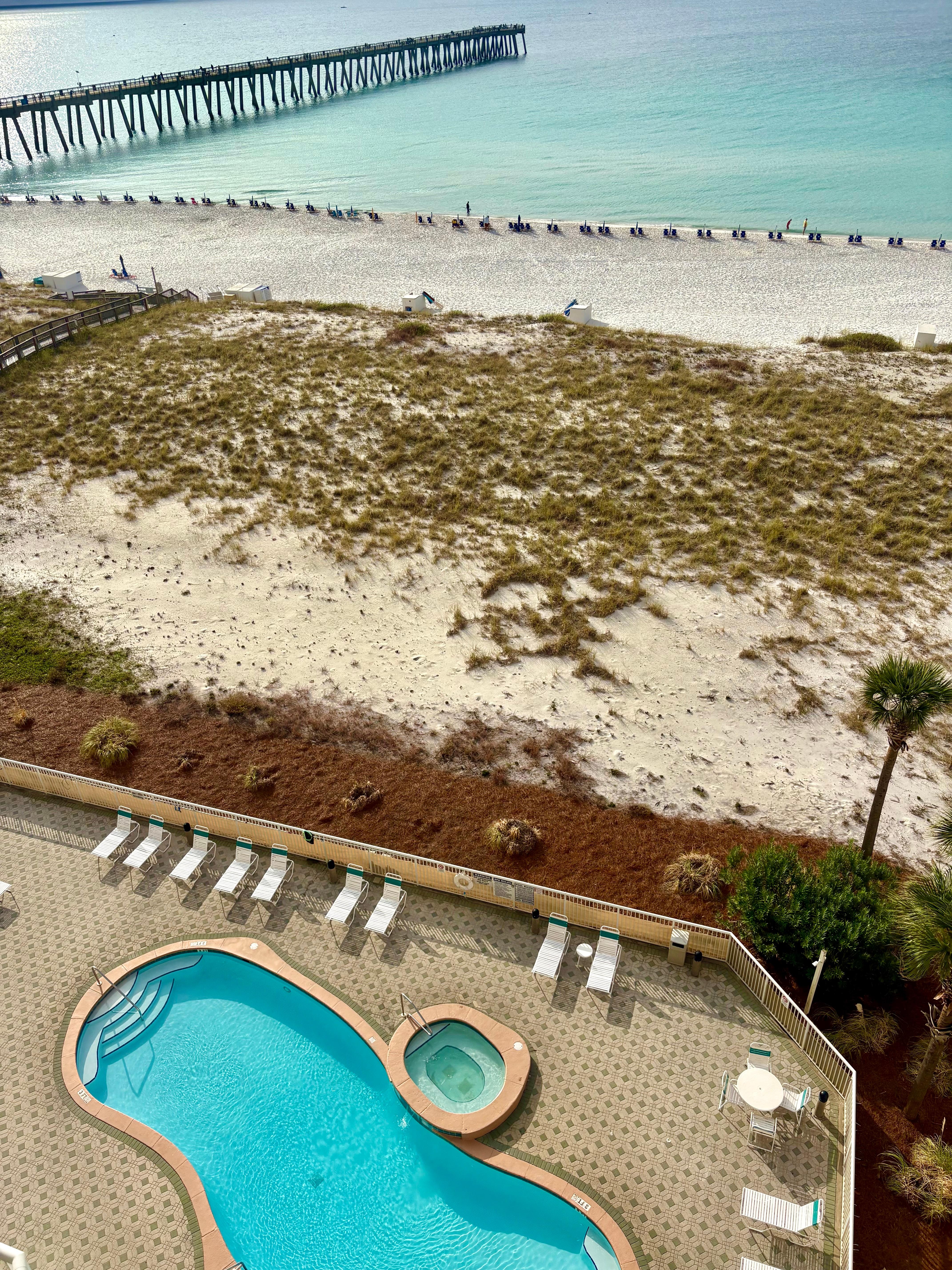 Pool, hot tub and Navarre Pier