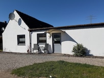 Sonnenplatz vorm Haus
