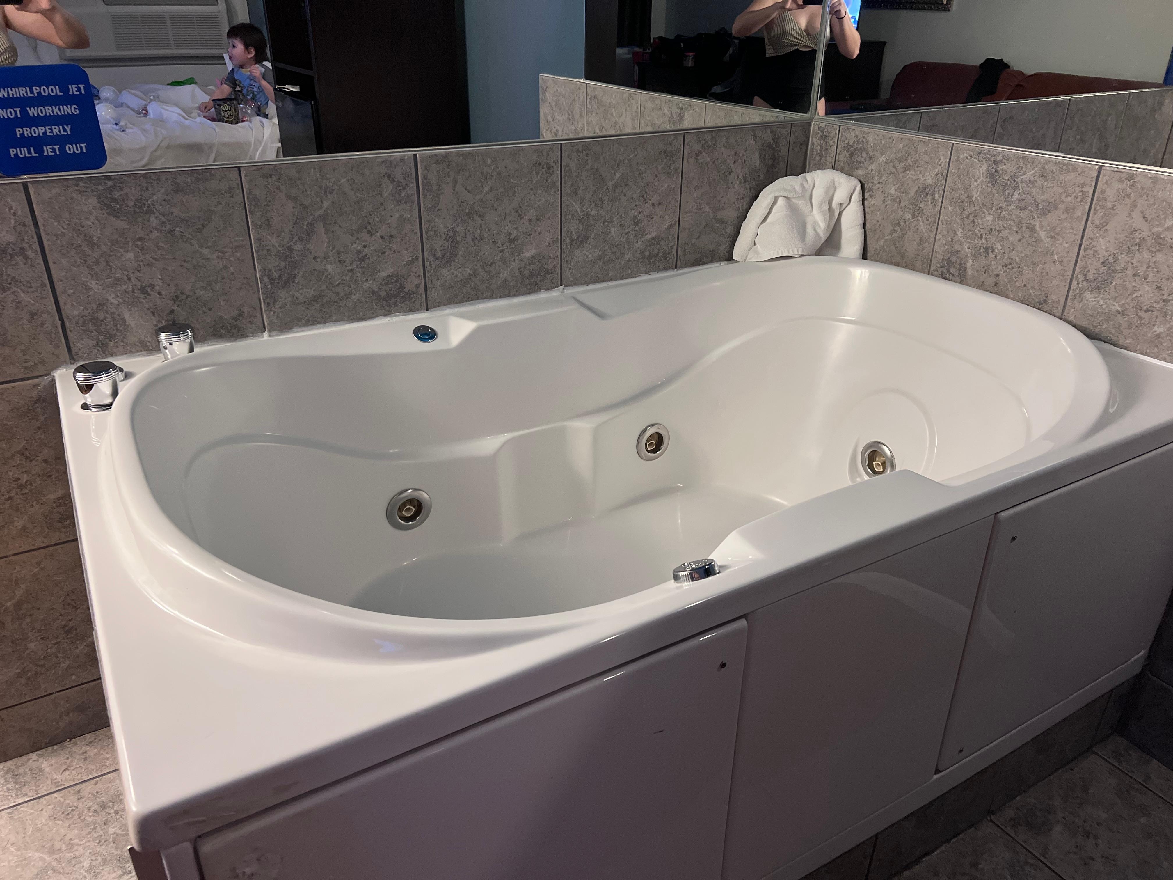 Jacuzzi in room