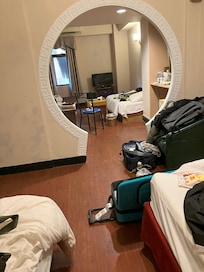 角部屋で広くて良かったですがベッドは年代物です
