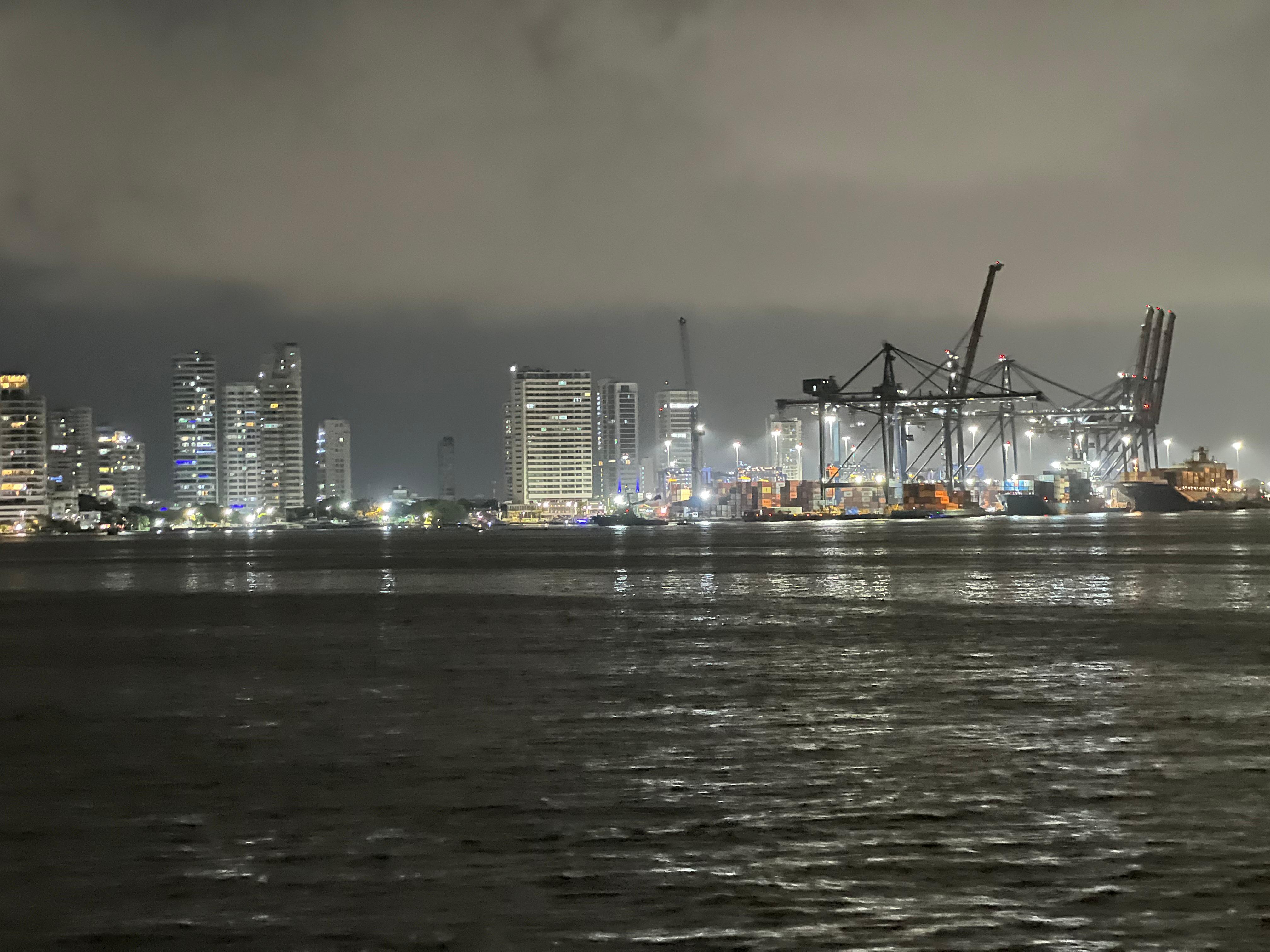 City view from dinner cruise 