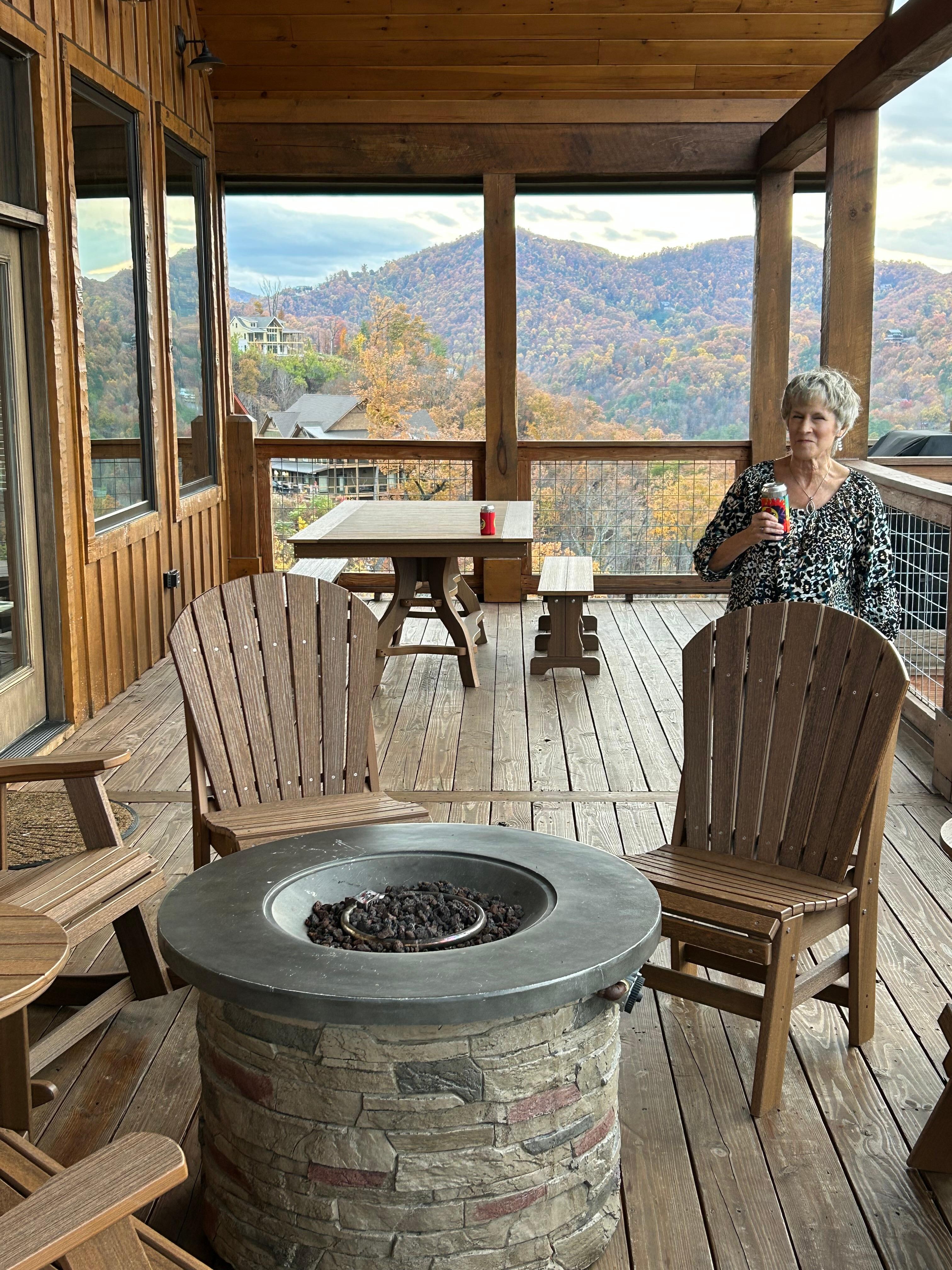 Wonderful fire pit with a view! 