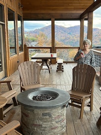 Wonderful fire pit with a view!