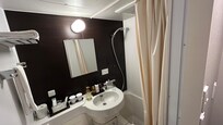 バスルーム
ユニットバスでタブは大きくない
シャンプー、コンディショナー、ボディソープはある