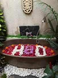 Bathtub decoration for the birthdays