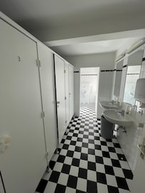 Salle de bain commune