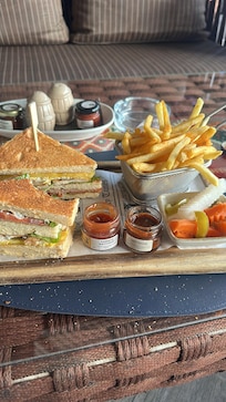 Club sandwich in Breezes bar