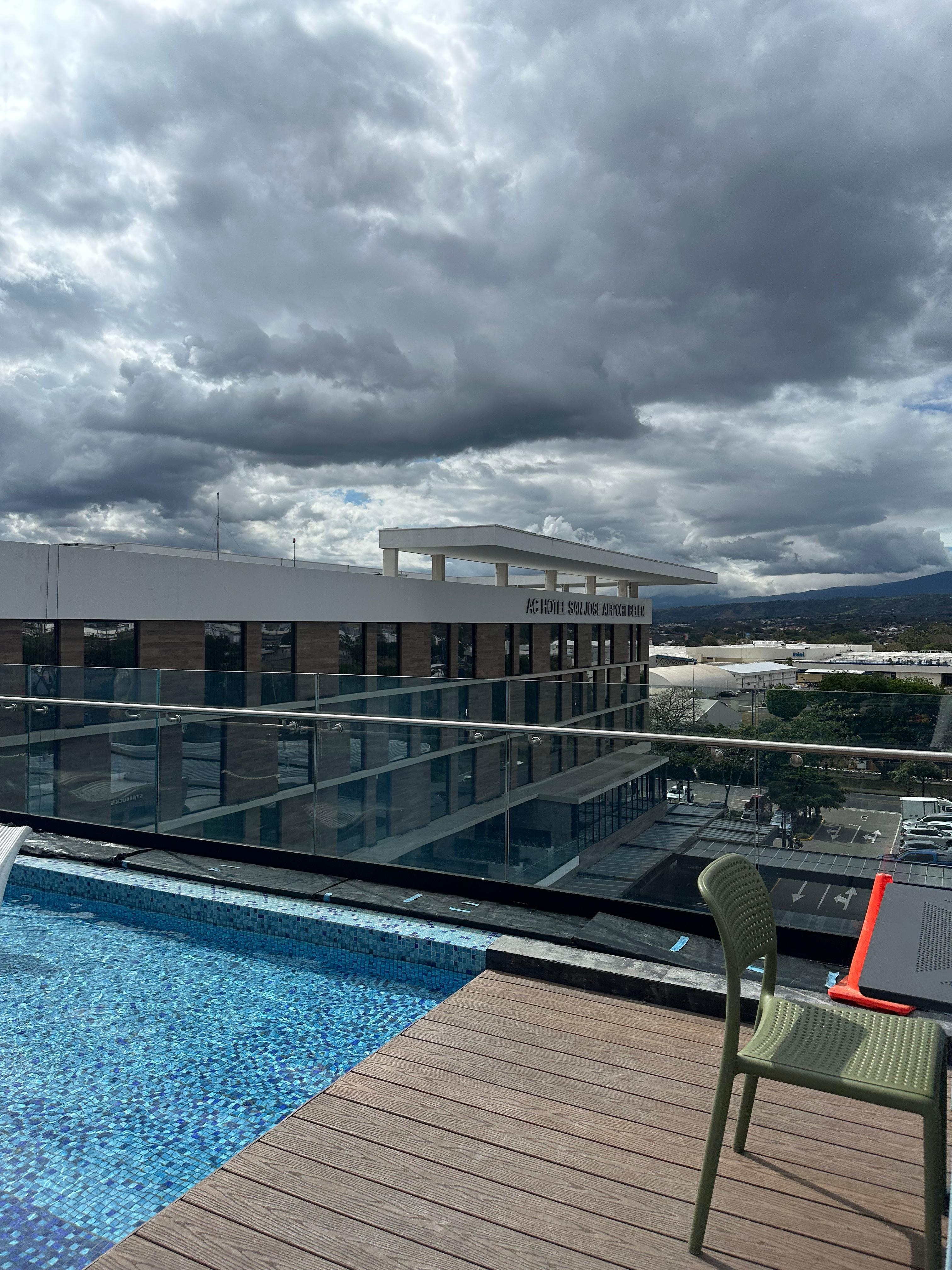 Close to the airport but still close to restaurants and views