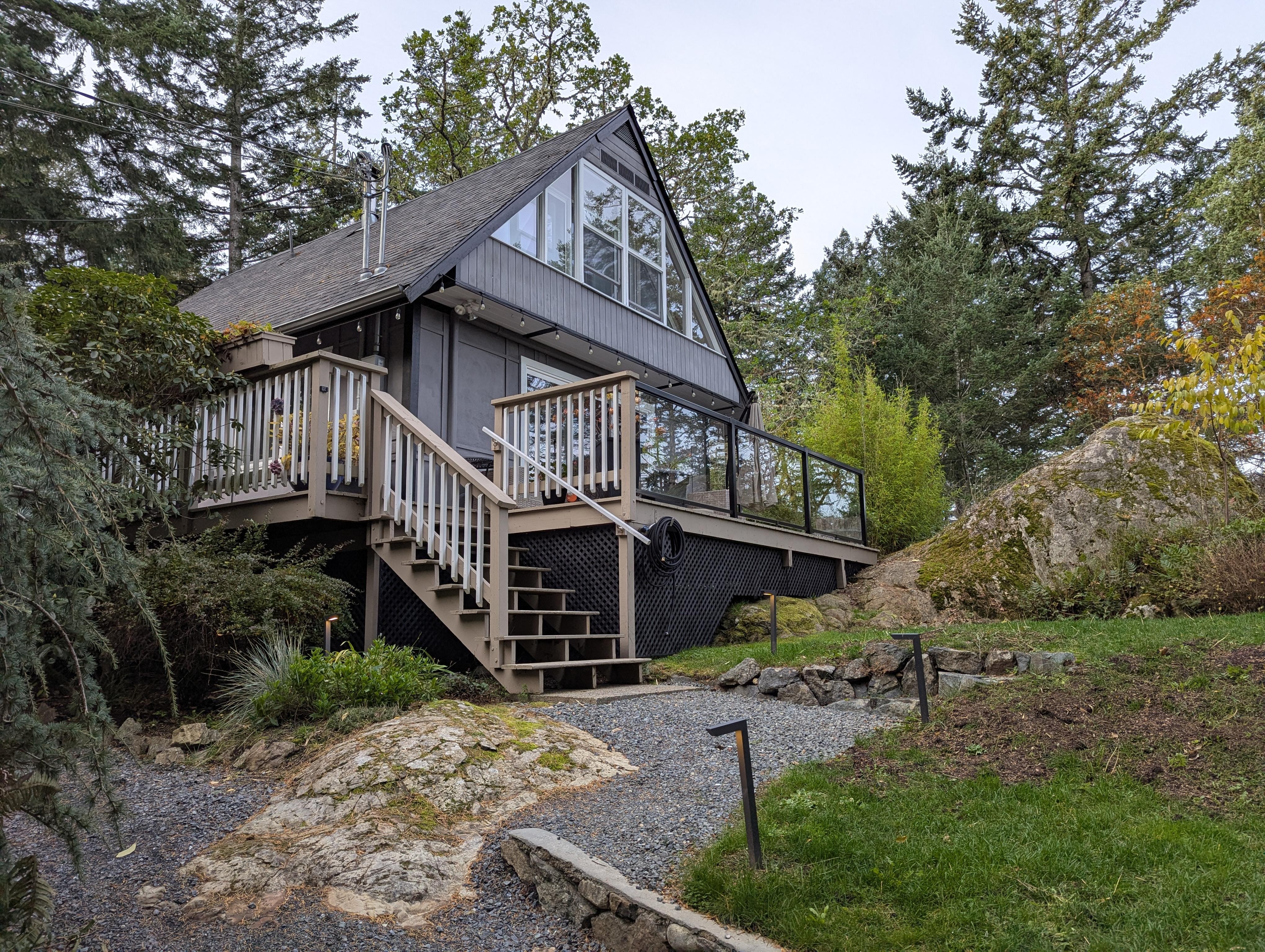 There's a bit of a hill up to the cabin, so be prepared to hoist a suitcase!