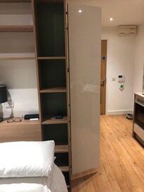 Comfortable&spacious bed