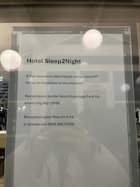 Beskeeen om morgenmad, den skulle man mÄske informere om nÄr man kommer sÄ ikke man selv skal gÊtte sig til det.