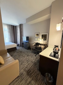 King Studio Suite