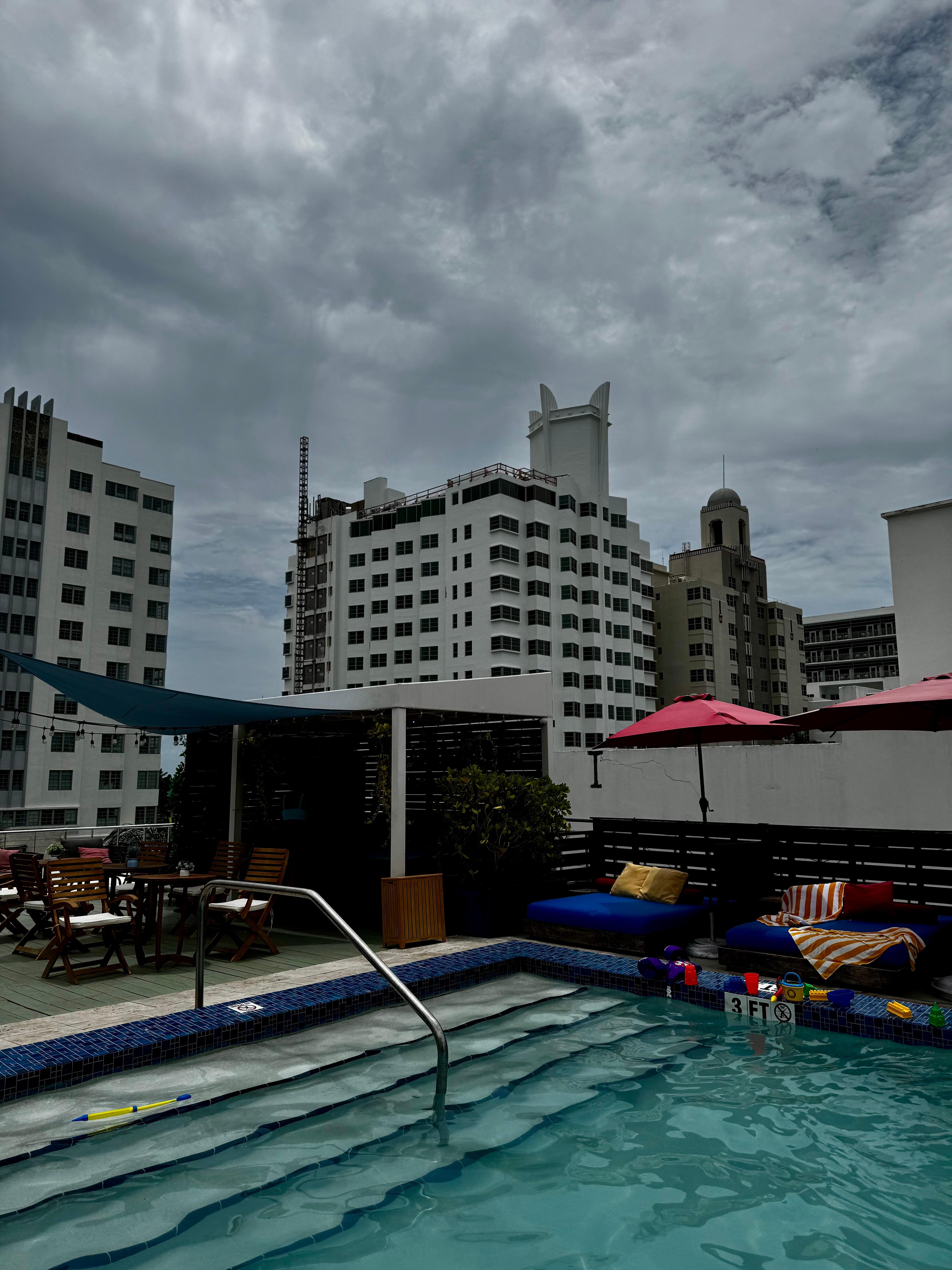 Dorsett 4th floor roof pool with DJ