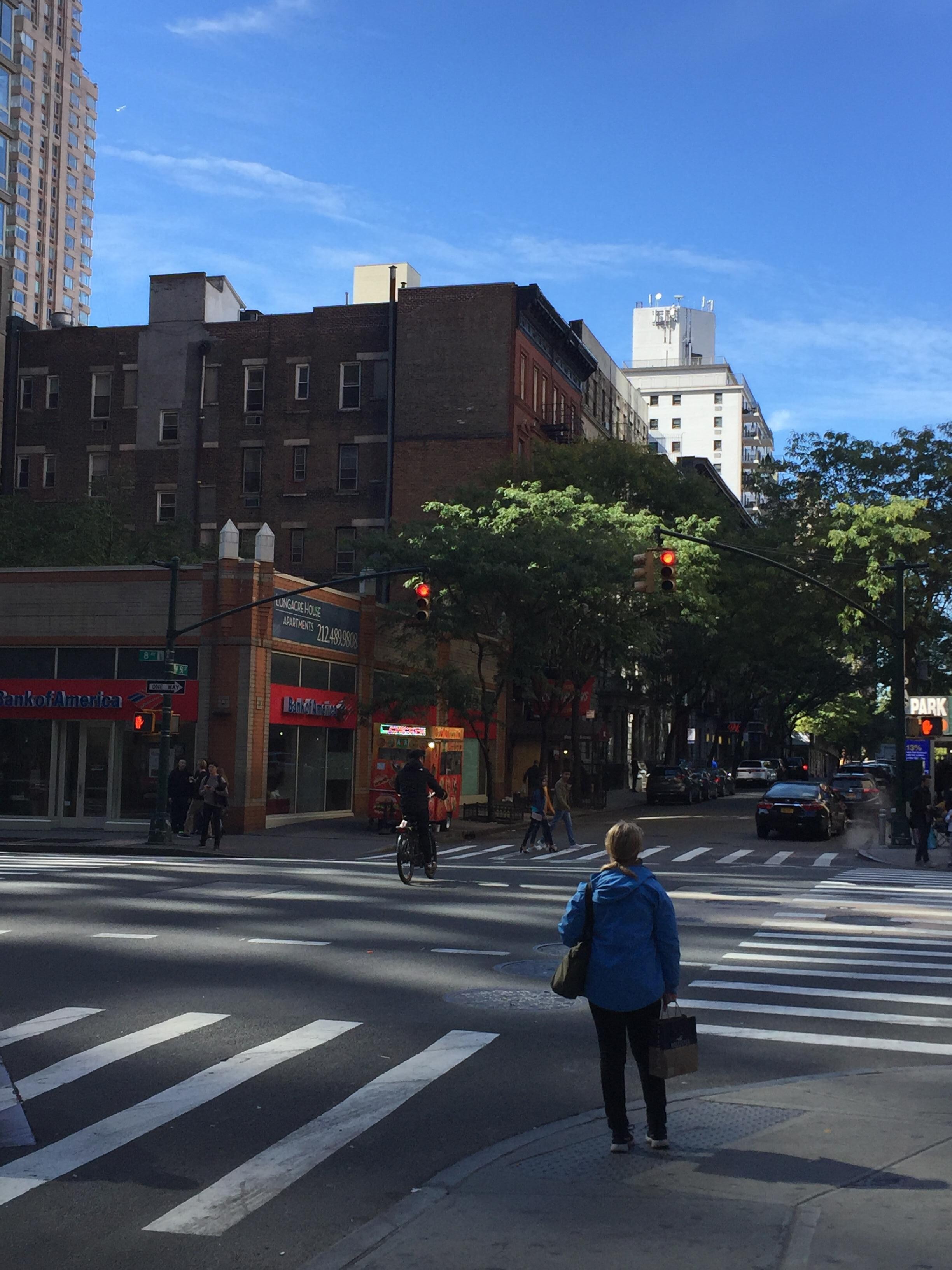 Nærområdet, krysset 8th Avenue, 51st Street.