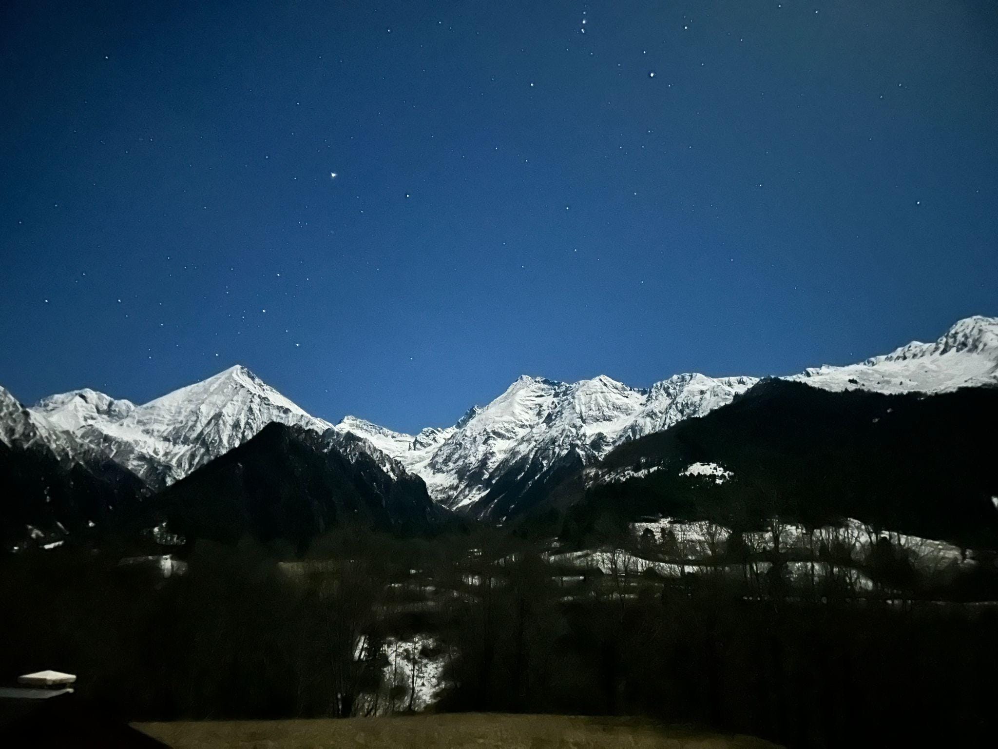 Vue du balcon de nuit 