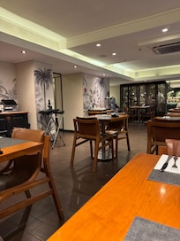 This is the restaurant where breakfast is served daily.