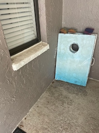 An example of the lack of cleaning to the outside sitting area.