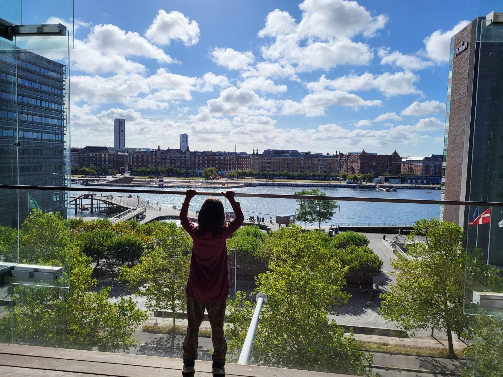 Eigentlich Raucherecke. Aber schöne Aussicht 