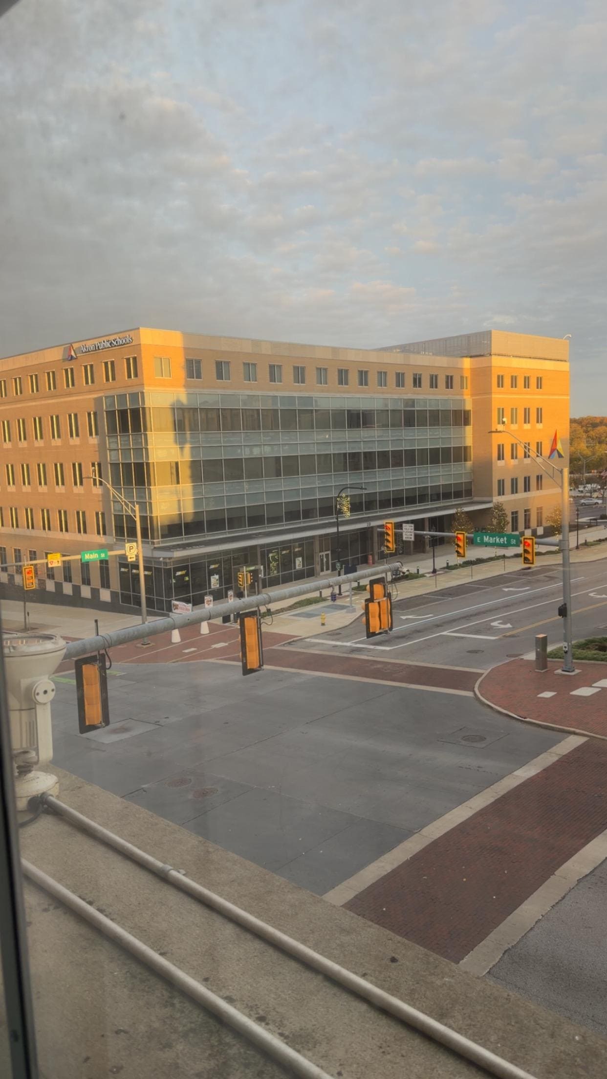 Zero sound proofing. 