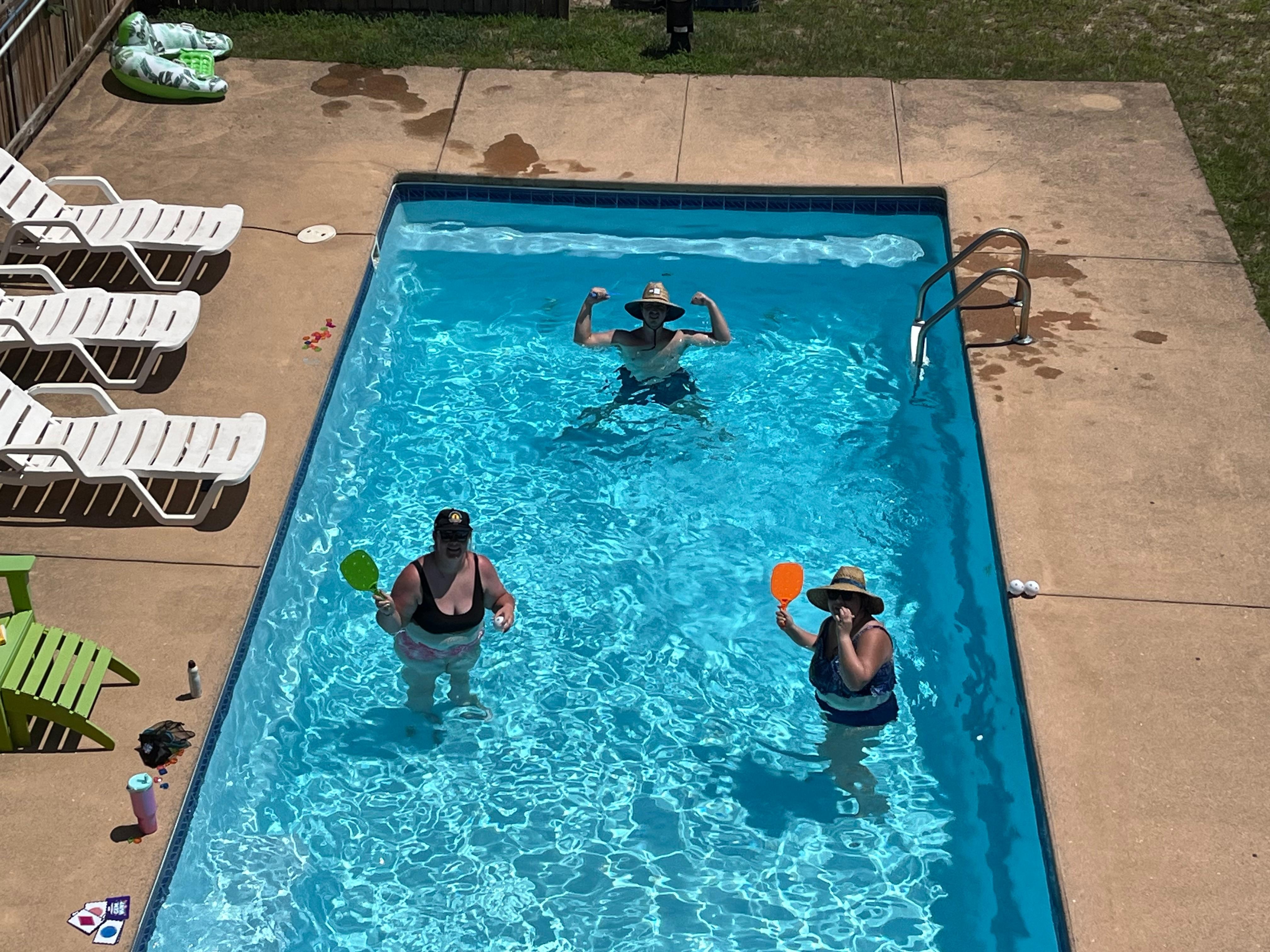 Pool pickleball match !