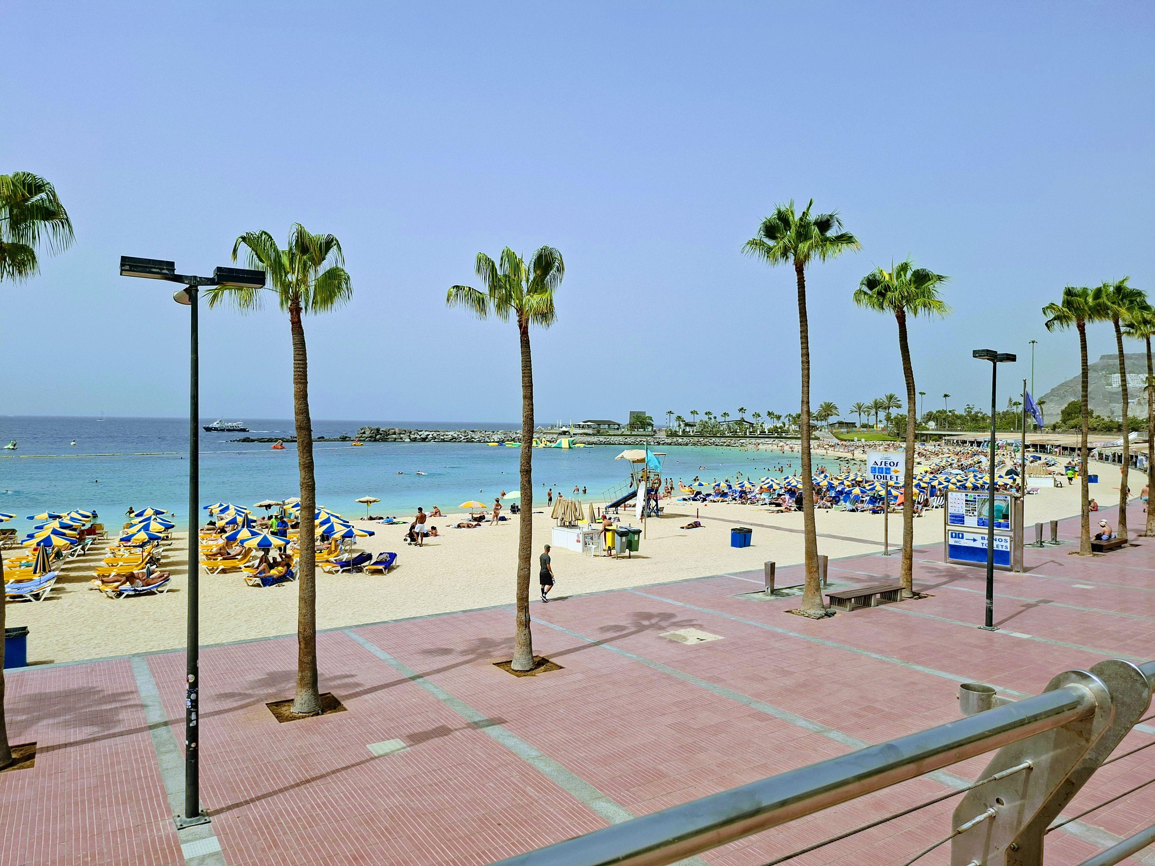 Playa de Amadores 4 minutter unna med bil.