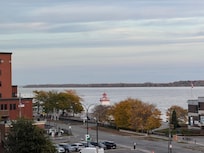 Vue du port de Trois-Rivieres de ma chambre