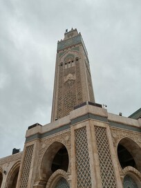 Turned out: taxi to mosque took about the same time as the train!