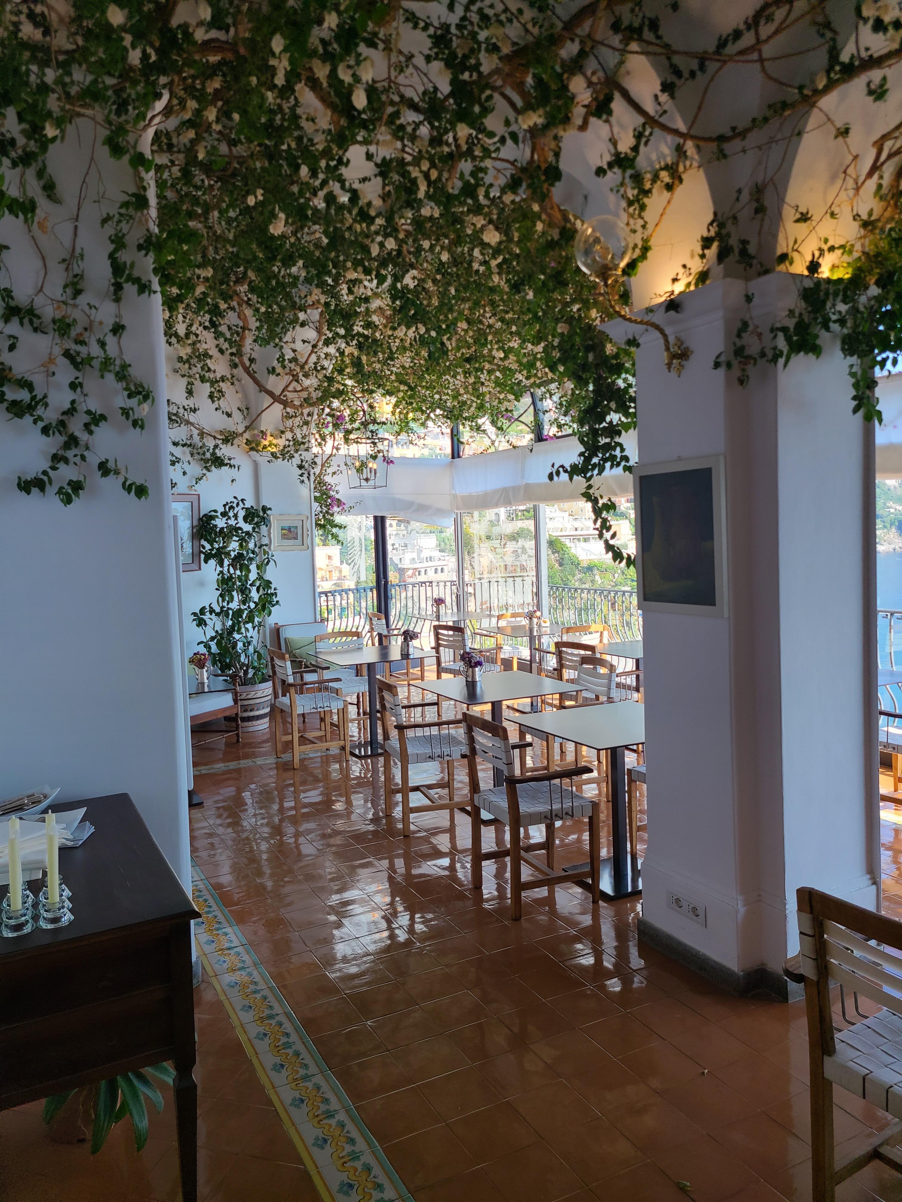 Breakfast room