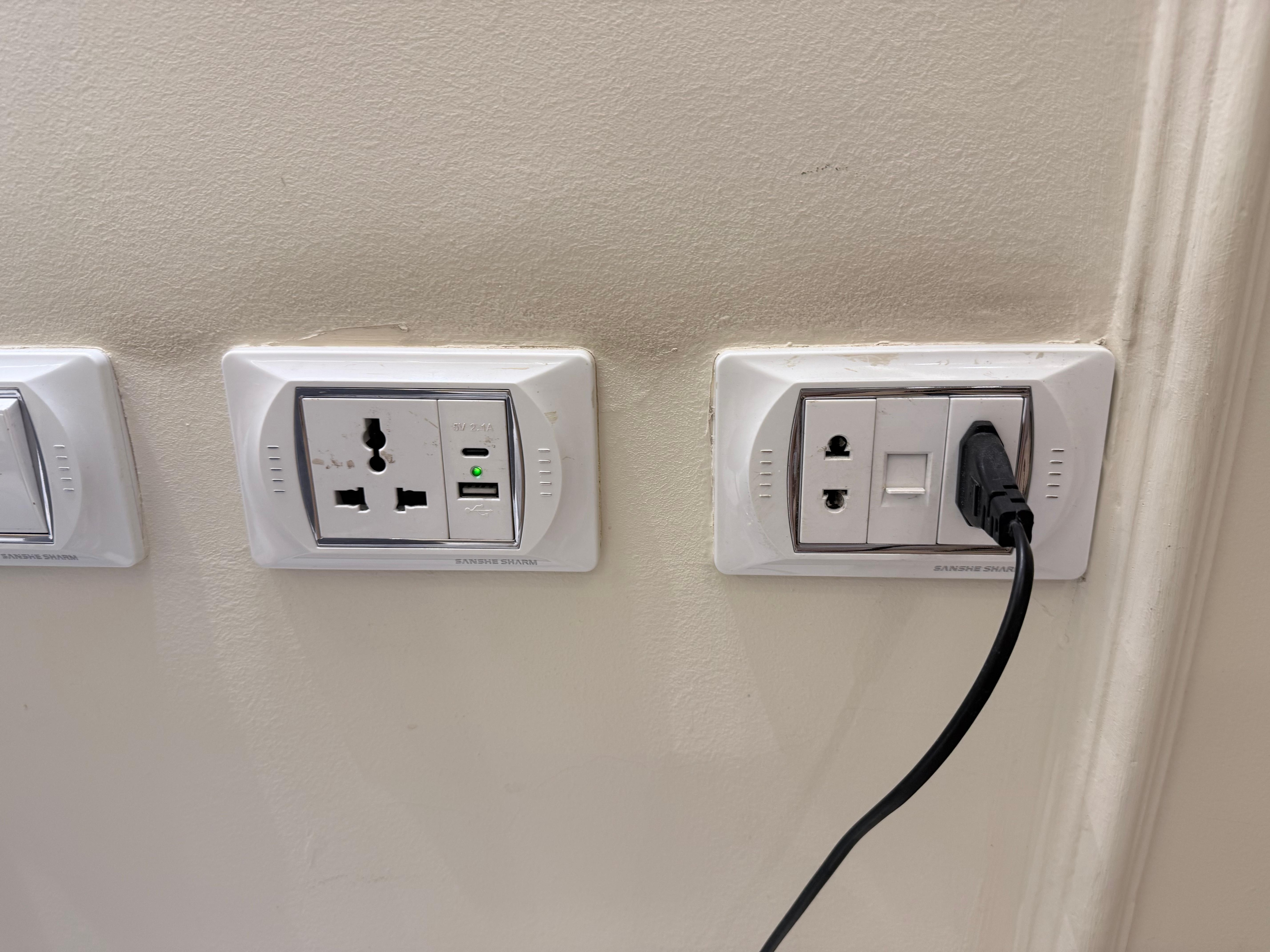 ユニバーサルな電源