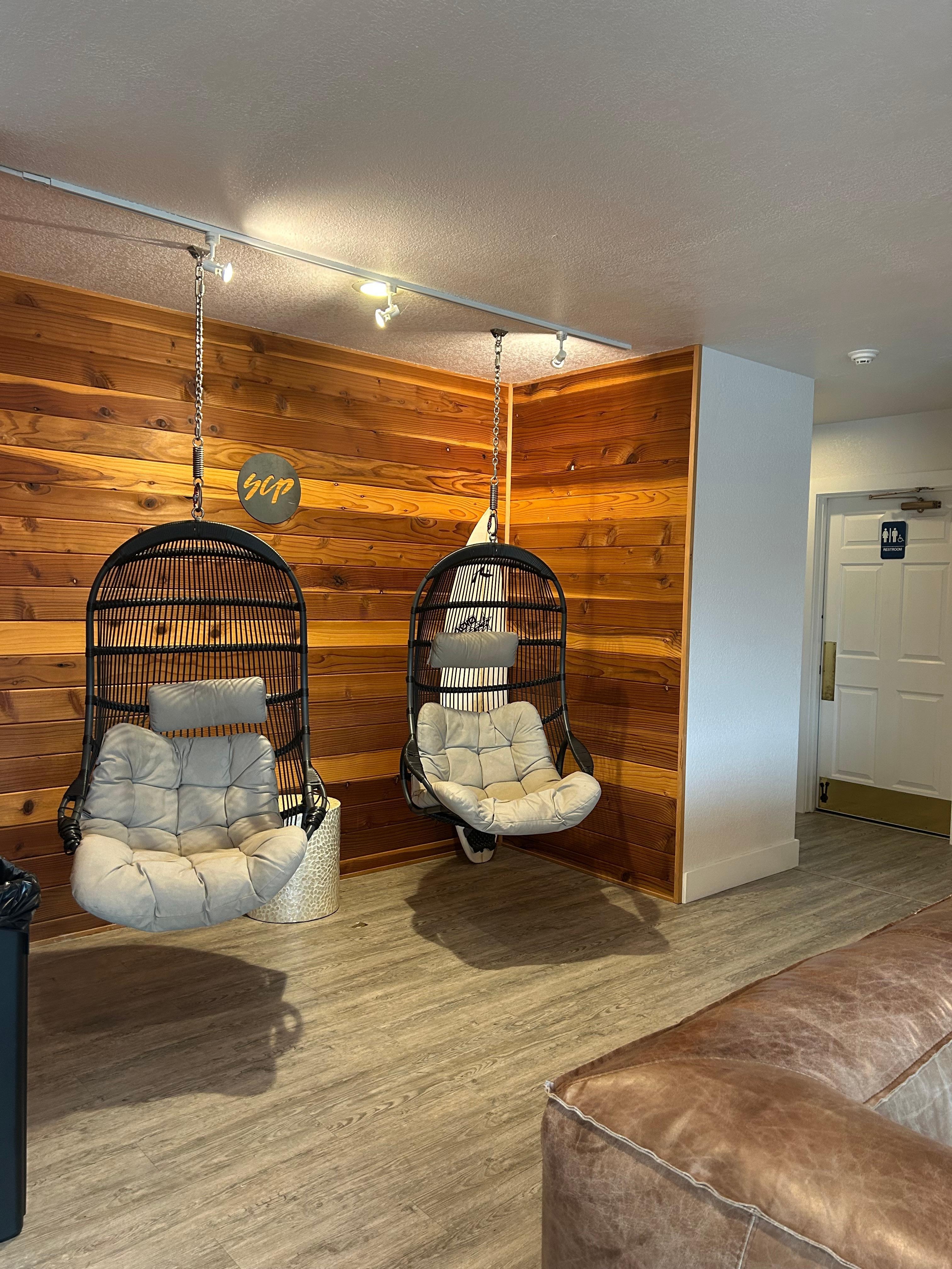 Seating area in the lobby 