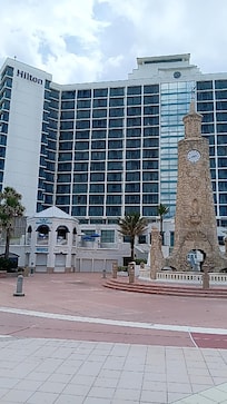 Hermoso hotel en la playa.