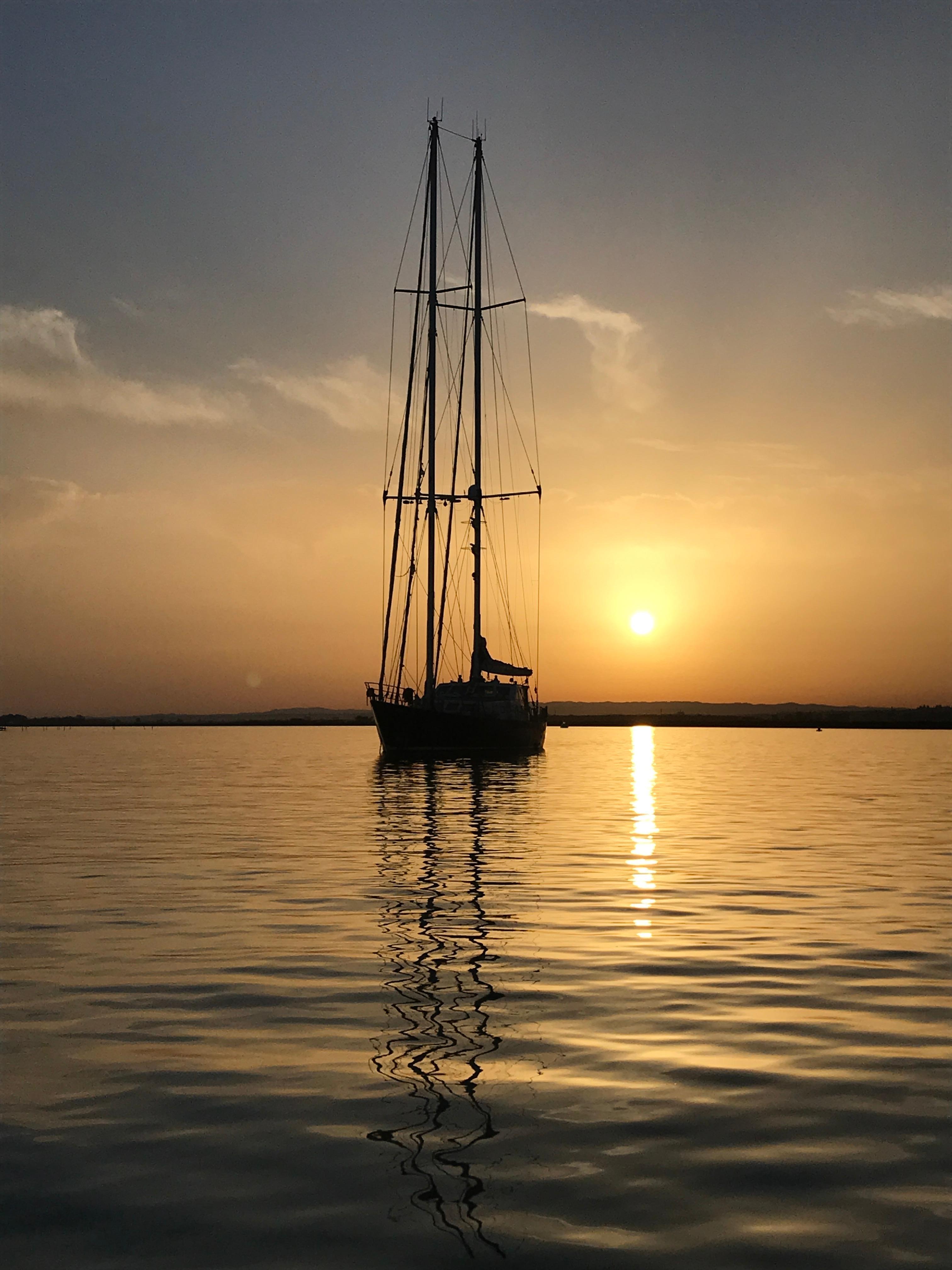 Recorrido con puesta del sol y gambas y vino por la ría 