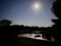 La terrasse sous la pleine lune 🌝