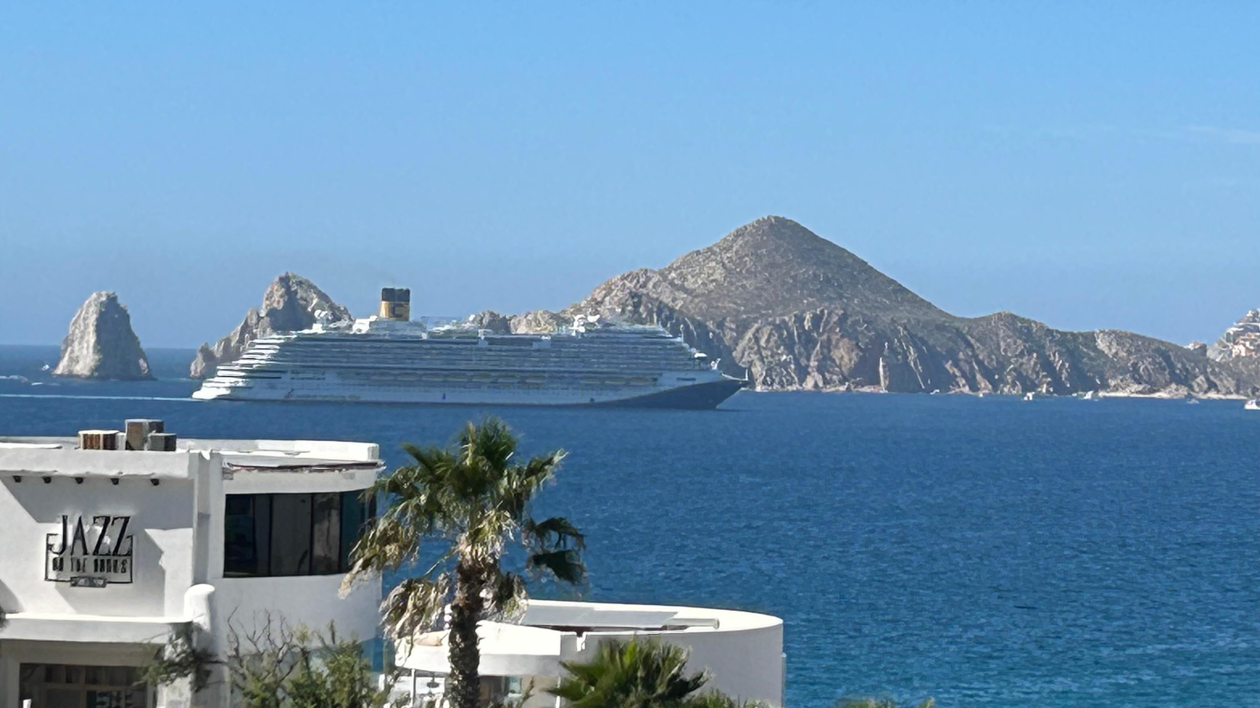 Early morning with cruise ship in the didtancr