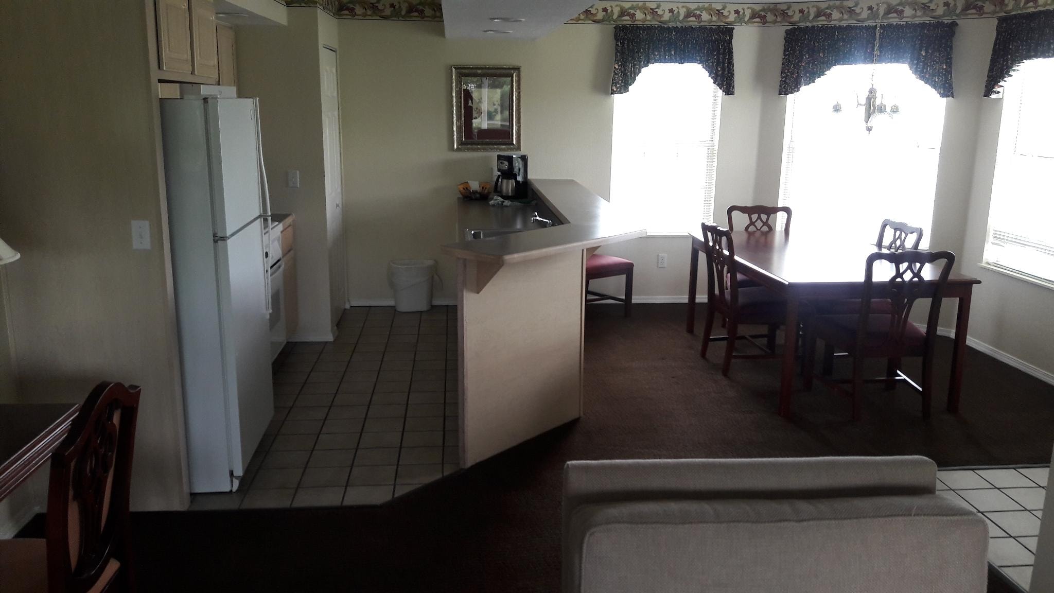 Kitchen/dining area