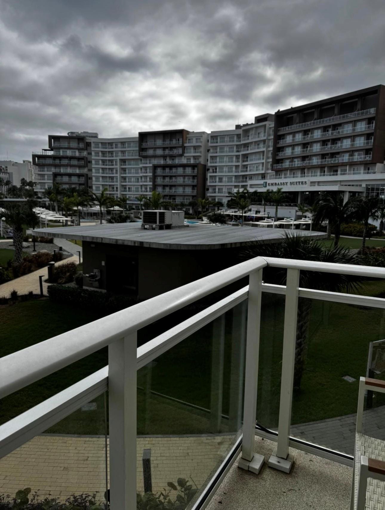 A 'pool view room'? 
