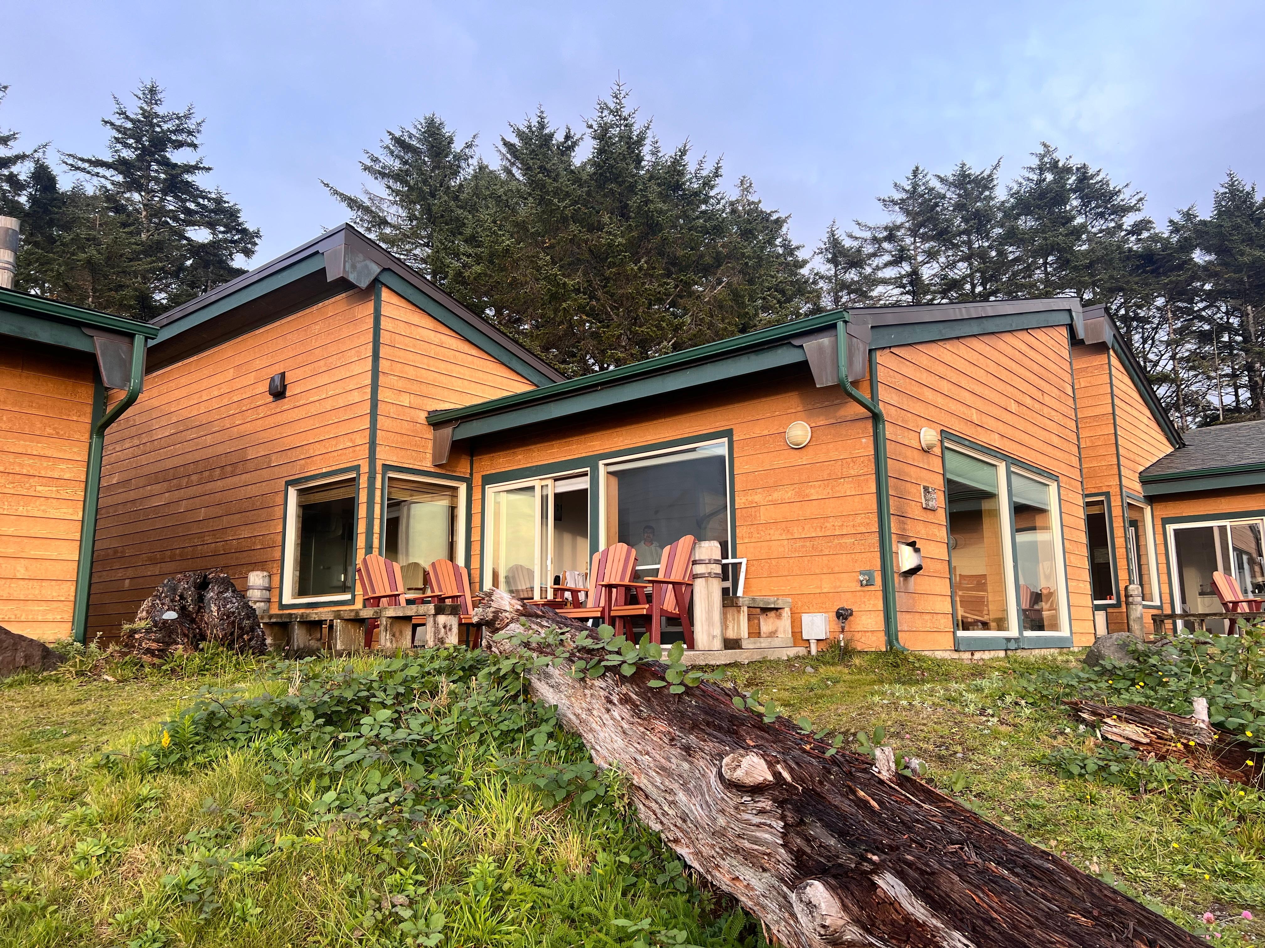 Outside of 2 king bed luxury cabin #19