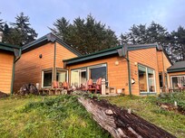 Outside of 2 king bed luxury cabin #19