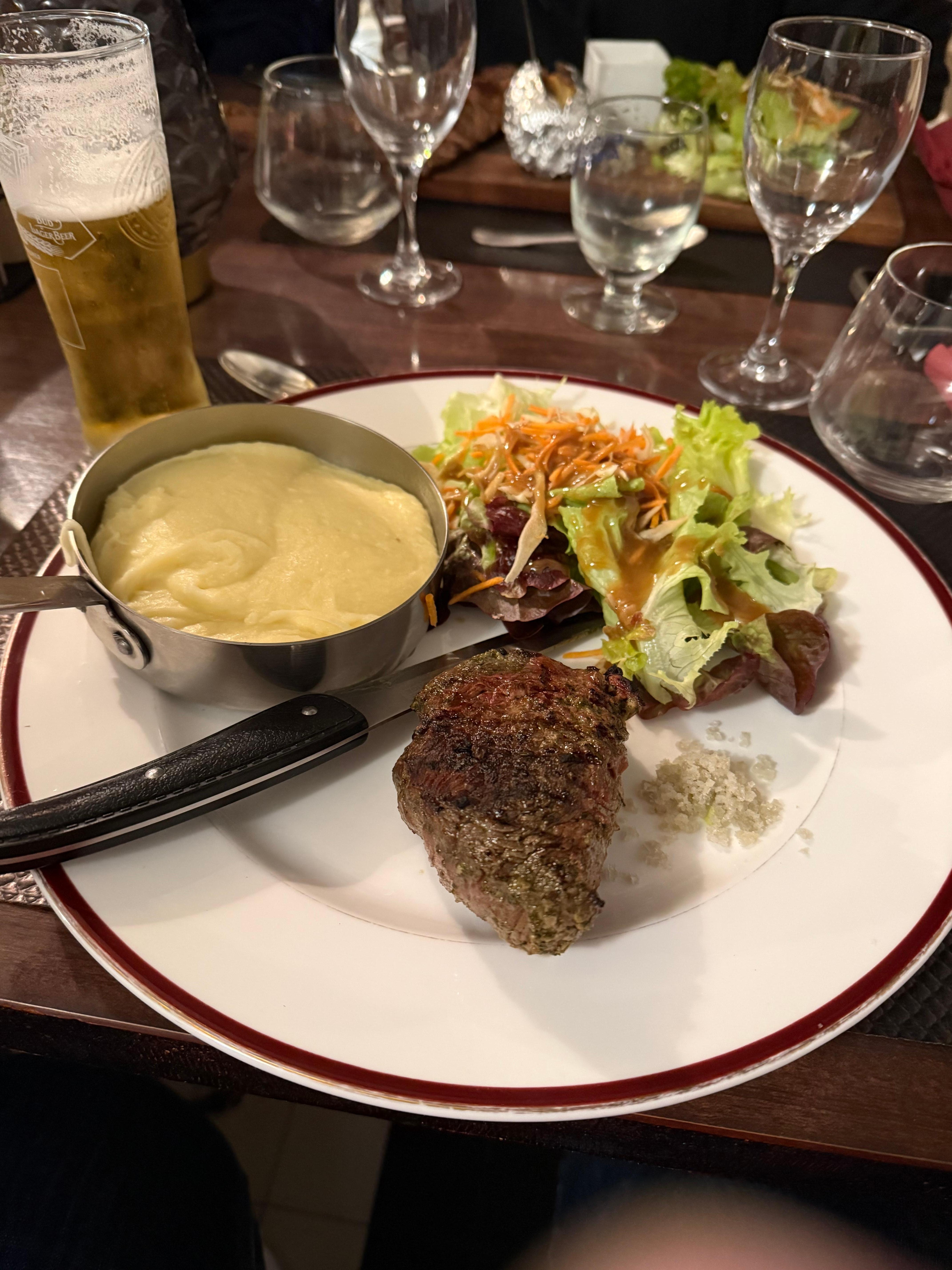 Nous avons mangés un très bon aligot au restaurant de Sauveterre-de-Rouergue