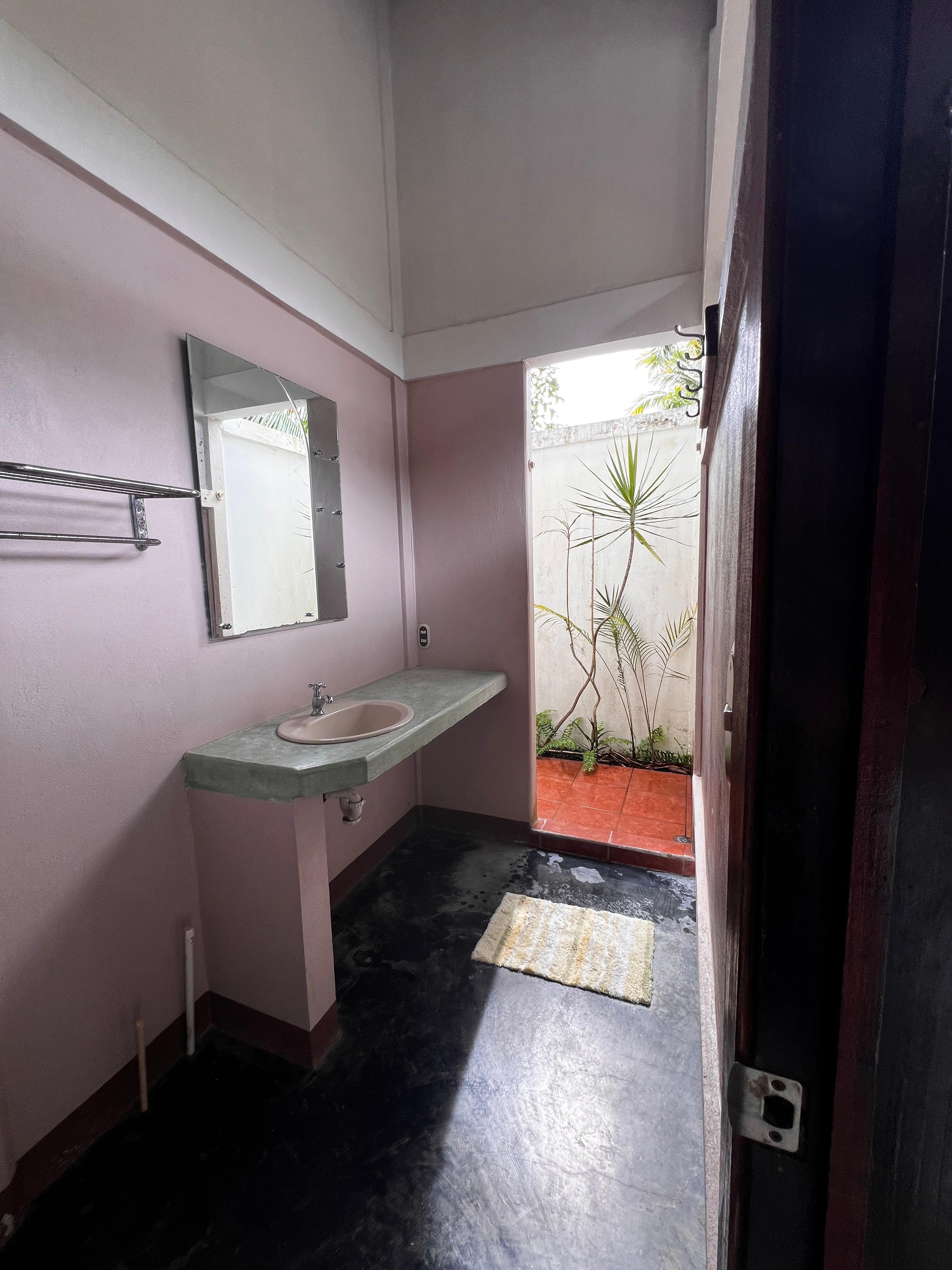 Bathroom just steps away from Cabina 5