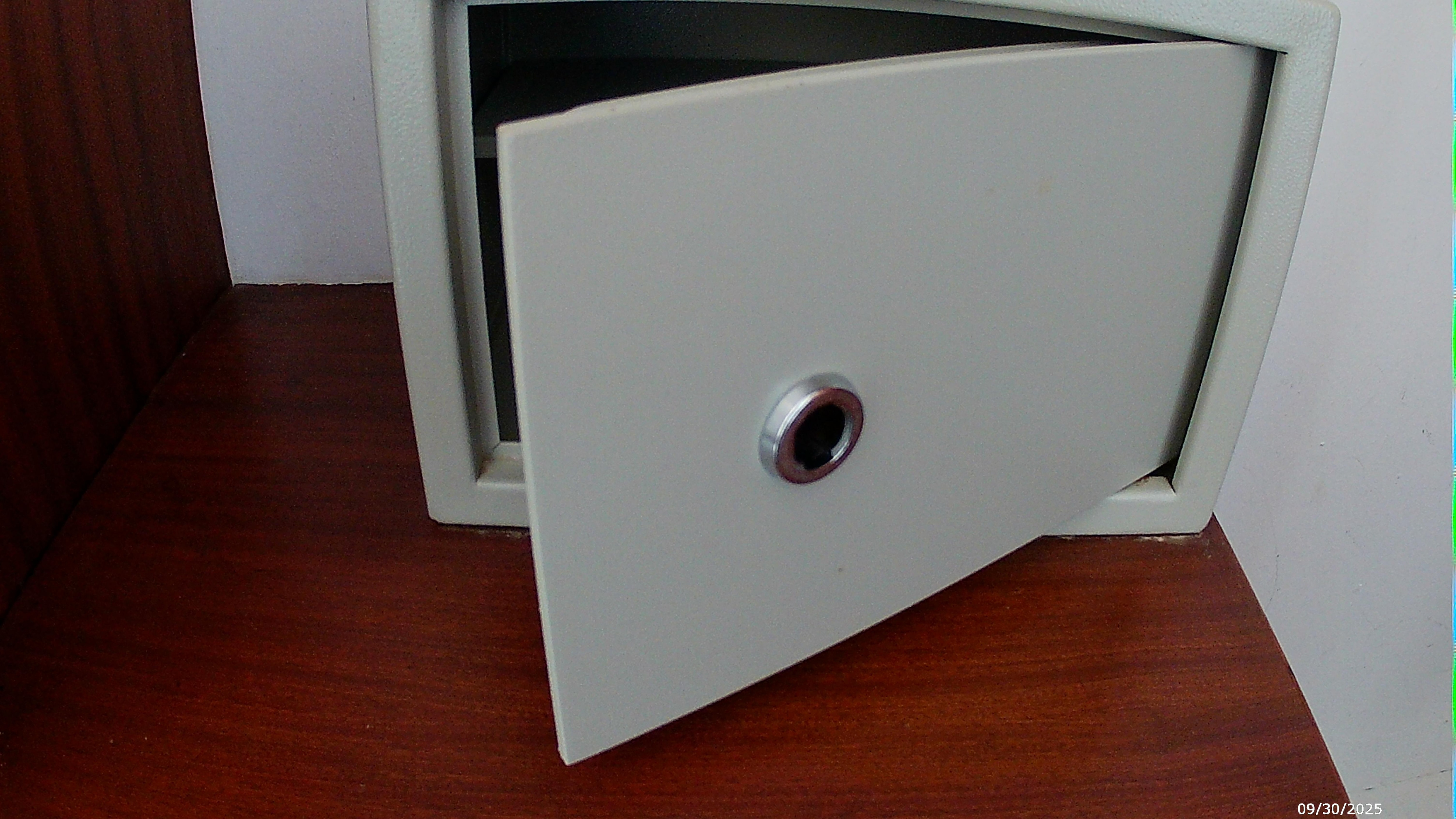 Room safe without a lock.
