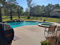 Great pool! Deep end was 8ft and shallow end was 3 or 4ft.