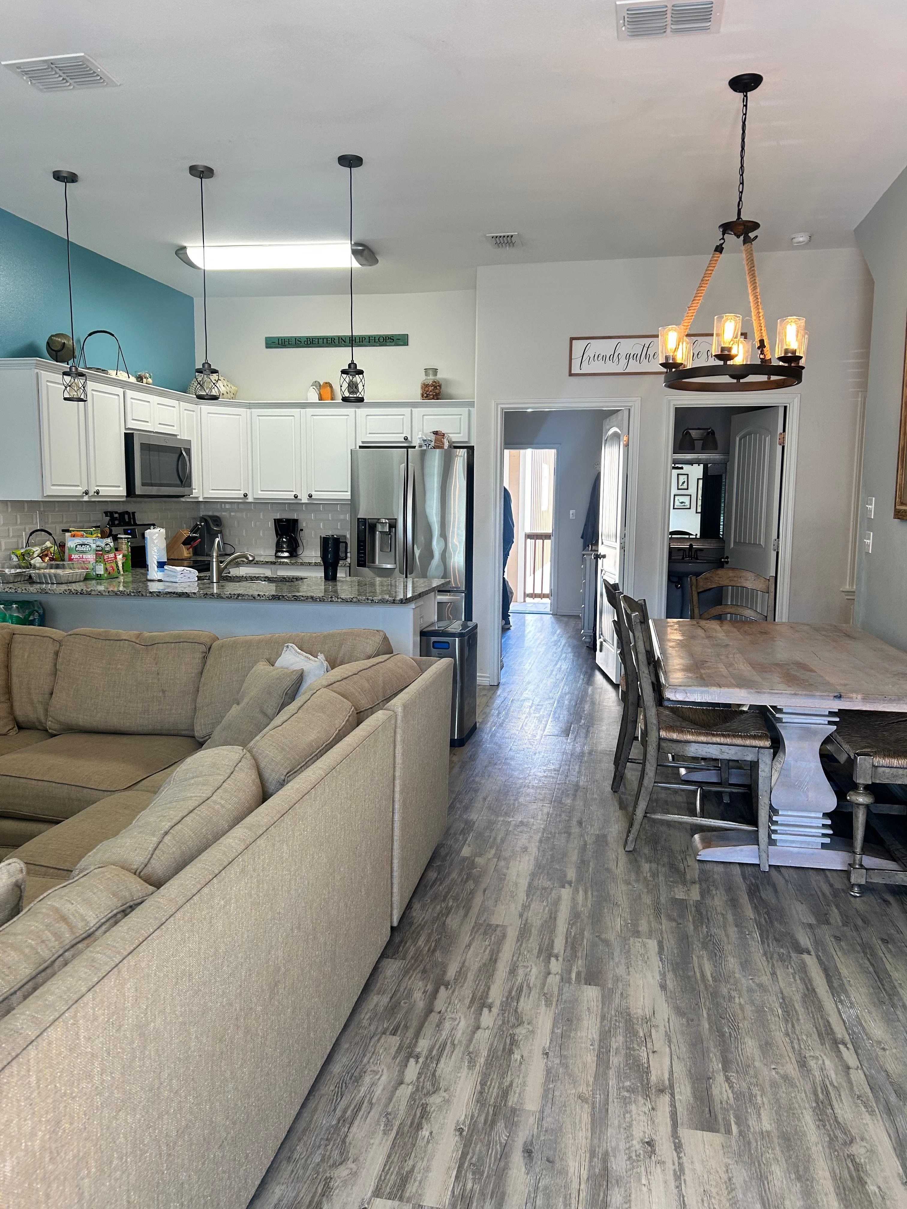 Living & kitchen with a patio