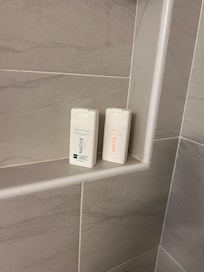 Shampoo and bodywash provided